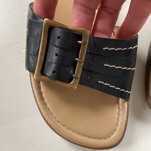 EUC Black Leather Slip-On Slide Sandals Naturalizer Size 8.